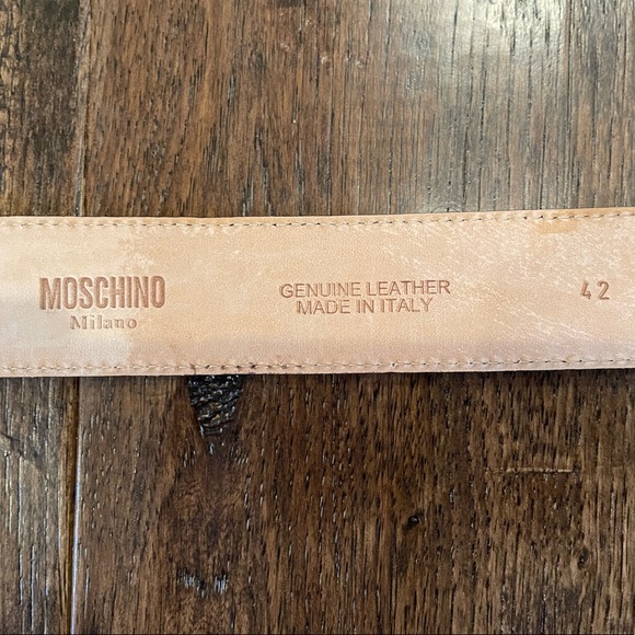 NEW with Defects. Womens’s Moschino Belt. Size 42. Retails For 340 EU. - Picture 5 of 5